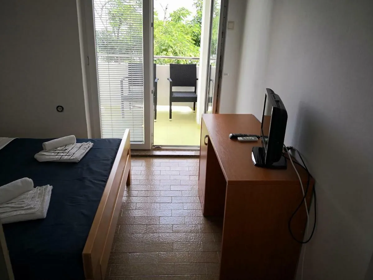 *** Affittacamere Guesthouse Dupin Vlašići Croazia